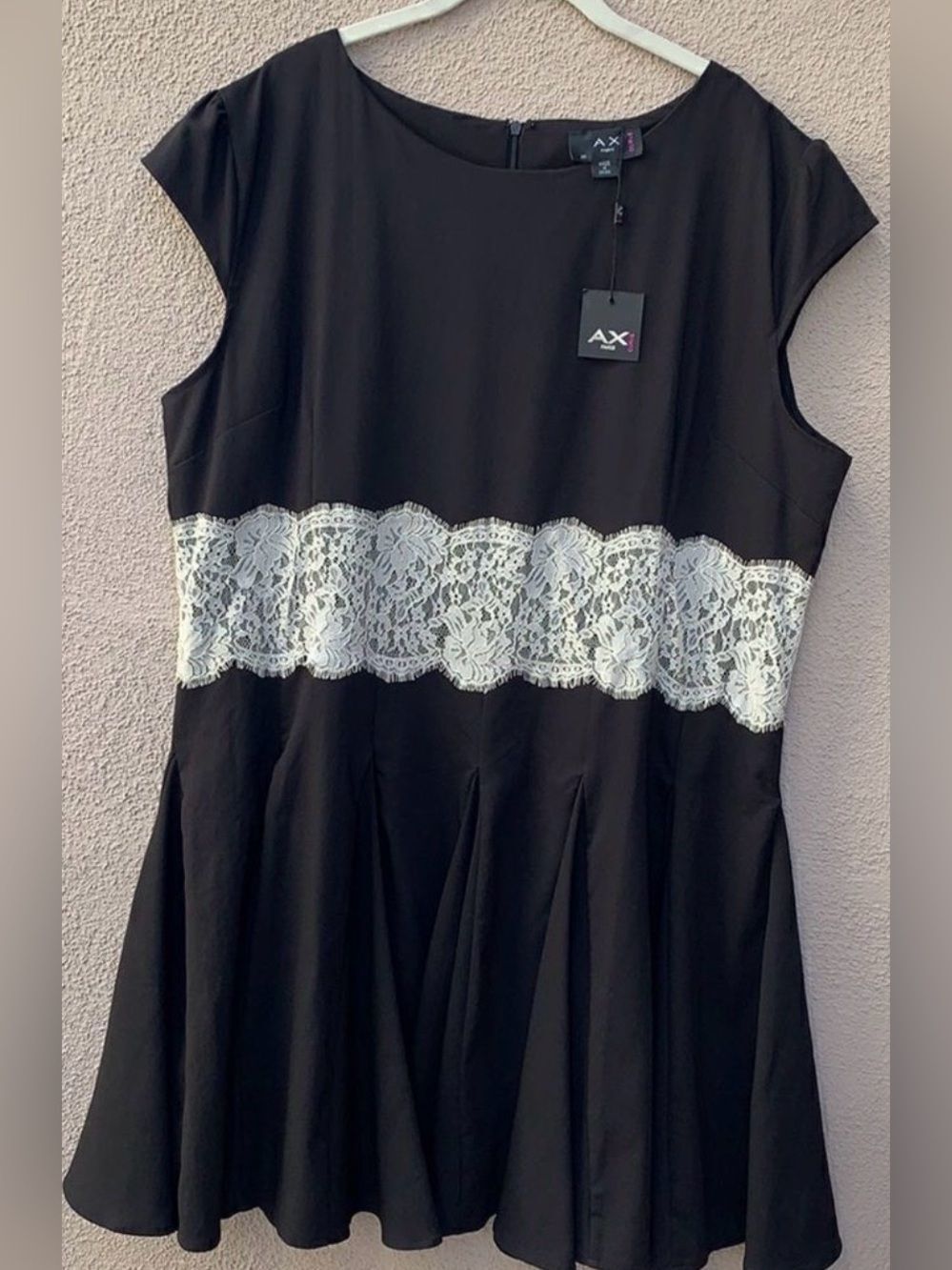 Ax Paris Curve Black US Size 22 Crew Neck Flutter Short Sleeve Lace midriff New
